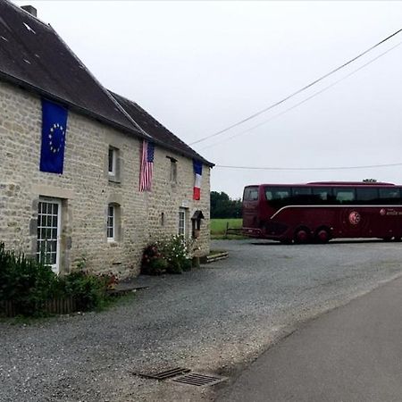 فيلا Chevrerie De La Huberdiere Liesville-sur-Douve المظهر الخارجي الصورة